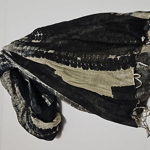 Large Black & Gray Scarf W/Tassels #W-720 - Picture 3 of 12